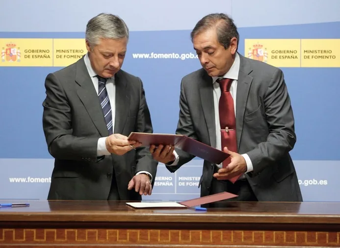 Blanco y Miguel firman el convenio del 1% Cultural del románico