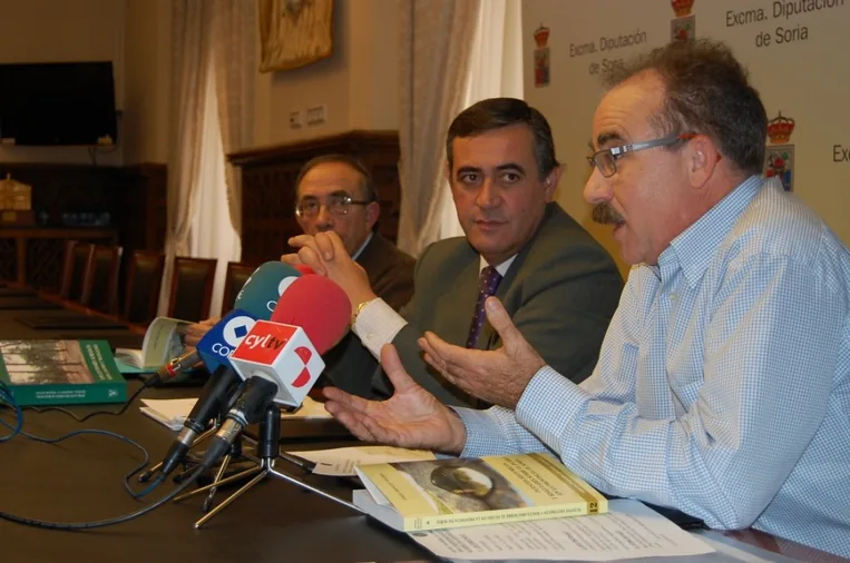 Publicado un libro sobre puentes, que recoge el de San Esteban