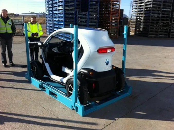 El Twizy de Renault viaja en 3.000 contenedores de Conrack