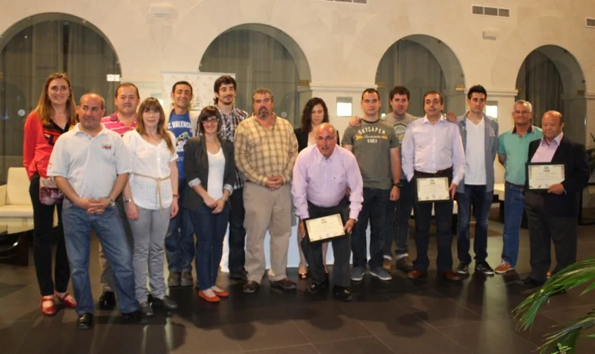 Motoclub Lairón premia el trabajo de exdirectiva y colaboradores