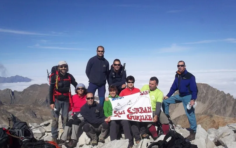 San Bur inicia el curso y este puente hace el Camino de Santiago