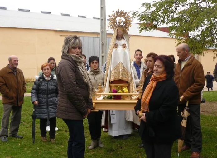 Villálvaro y Zayas intercambia a la Virgen de las Lagunas