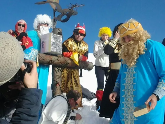 San Bur cumple la tradición y monta su belén en el Urbión
