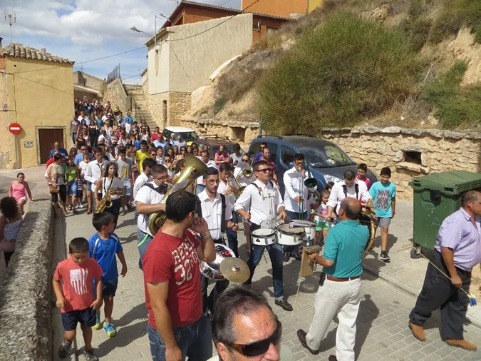 Arrancan las fiestas patronales con reina, damas y la Salve