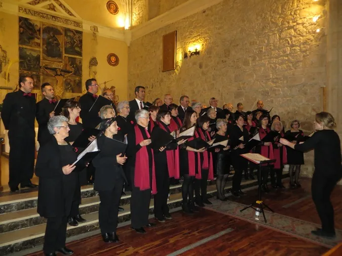 Unión de voces en armonía sacra