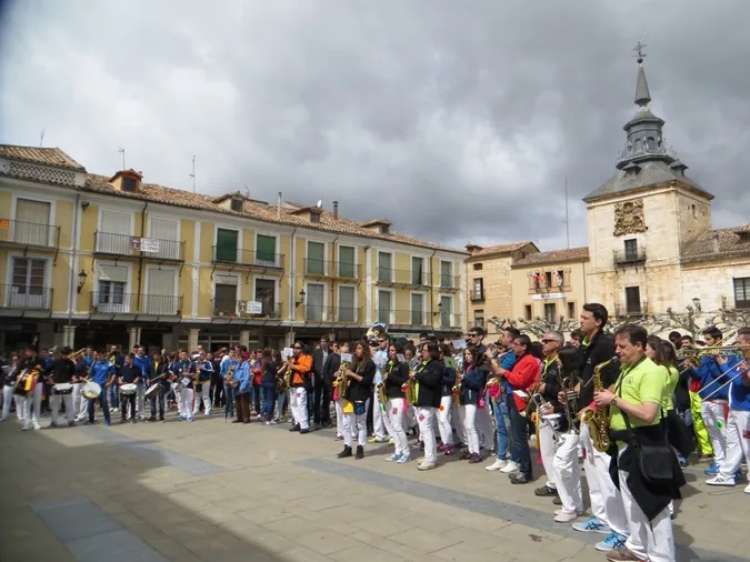 La Salmonete y la Sanestebeña en la concentración de El Burgo