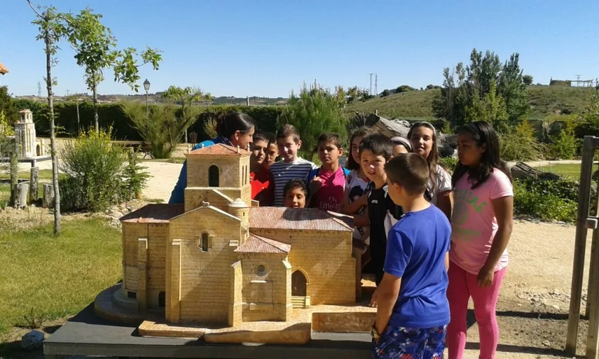 Los niños de Religión aprender románico en la localidad