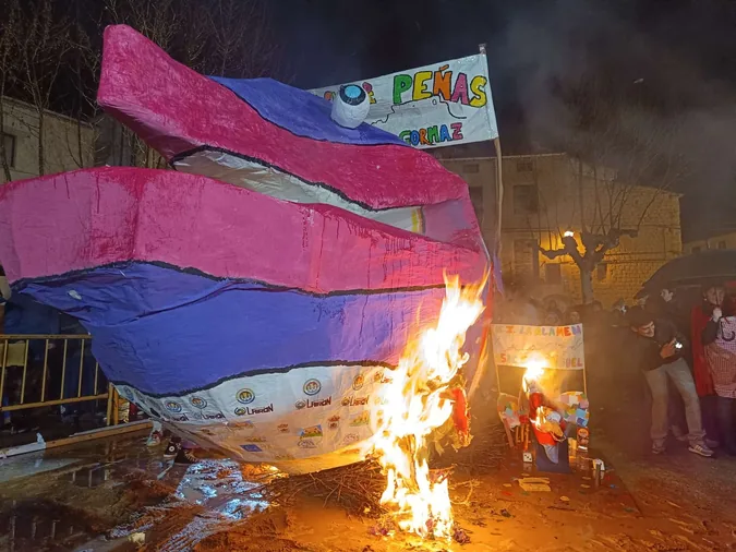 San Esteban reta a la lluvia y despide la Sardina y el Carnaval