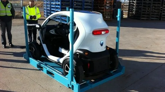 El Twizy de Renault viaja en 3.000 contenedores de Conrack