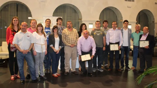 Motoclub Lairón premia el trabajo de exdirectiva y colaboradores