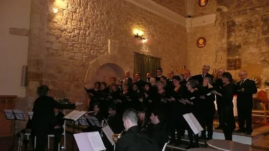 La Coral fusiona música y voz en un concierto de música sacra