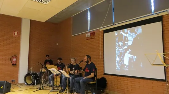 Lorca revive en el instituto gracias a la música y la voz
