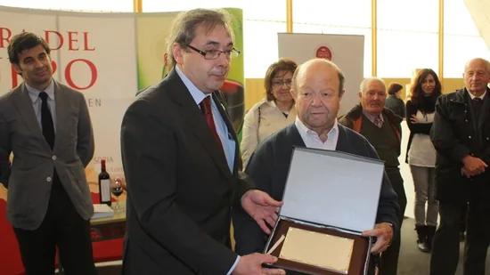 Doroteo Hernando recibe el reconocimiento por su trayectoria