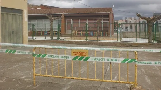 Caída de tejas sobre la vía pública sin causar daños