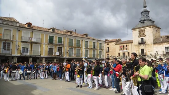 La Salmonete y la Sanestebeña en la concentración de El Burgo